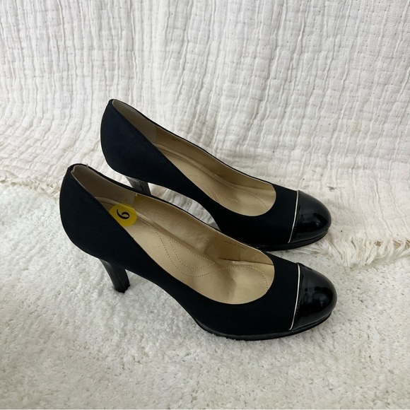 Tahari Laurie Black Pumps Heels Size 9 - Picture 4 of 8